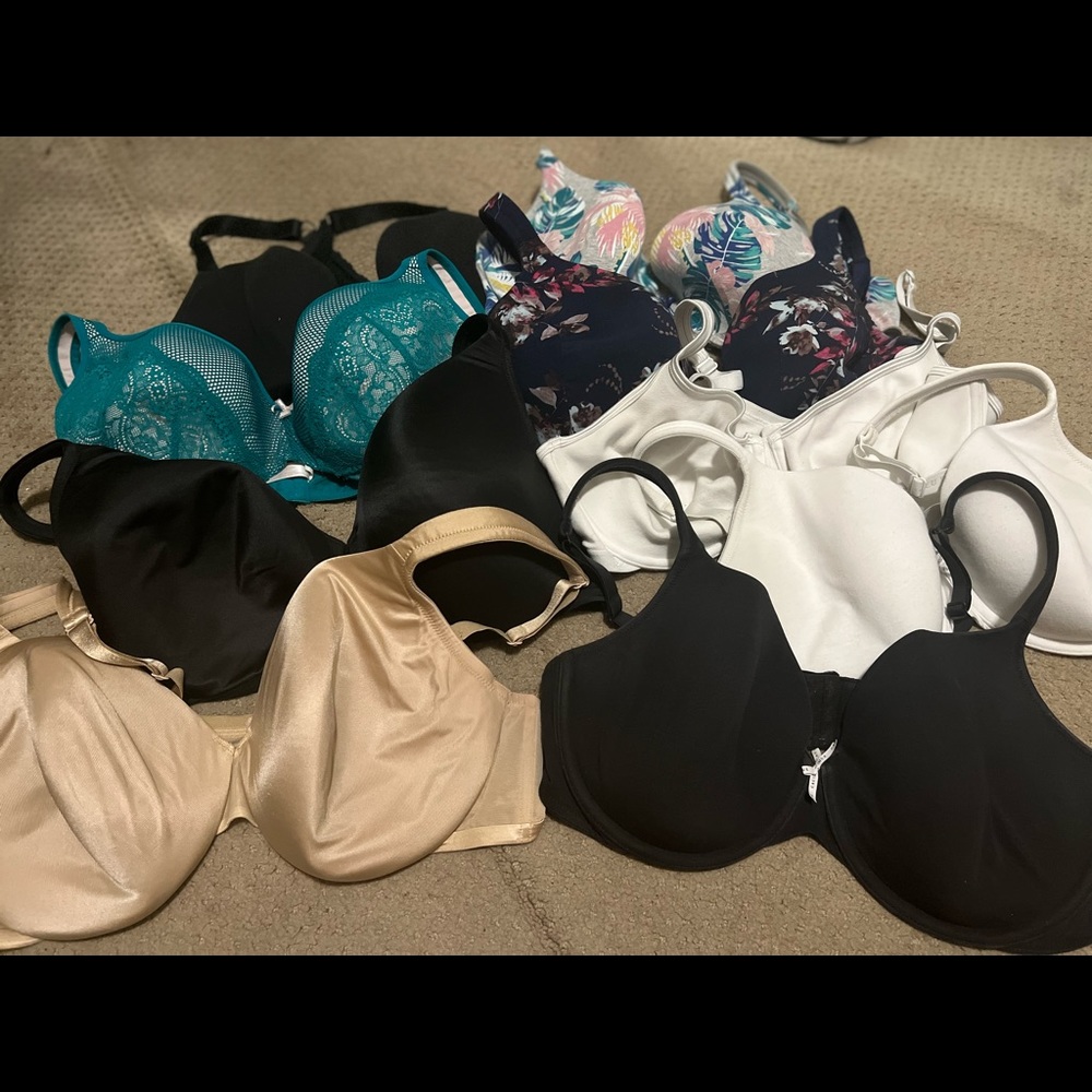 Lot of Cacique bras size 42D